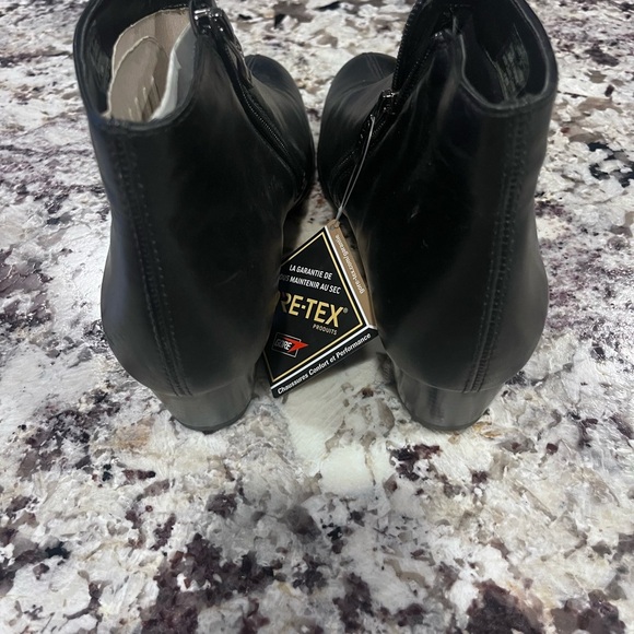 Ara Prisha Black Leather GORE-TEX Zip Ankle Boot 6.5 NWT - Picture 8 of 9